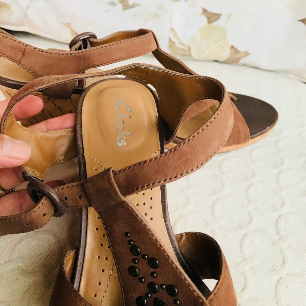 Clarks Brown Wedge Sandal - Picture 8 of 8